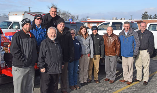 Car dealers' food drive1 12-19-14