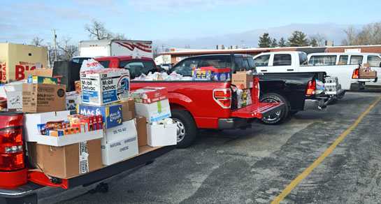 Car dealers food drive2 12-19-14