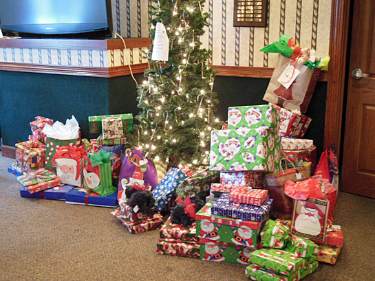 Elks Christmas sharing tree 12-2015