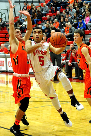 Van Wert's Jacoby Kelly (5) goes up for a layup during Friday's game against Elida. The Bulldogs won the game, 61-38. (Jan Dunlap/Van Wert independent)