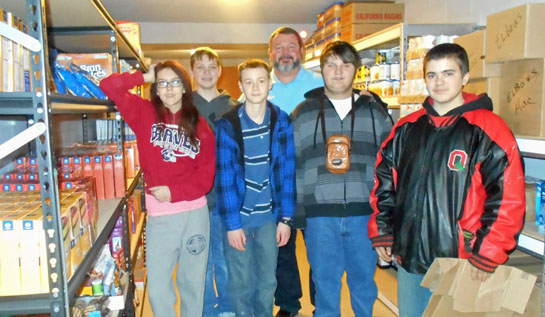 LifeLinks students help food pantry 2-2016