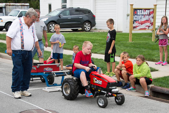 2016-community-days-kiddie-tractor-pull