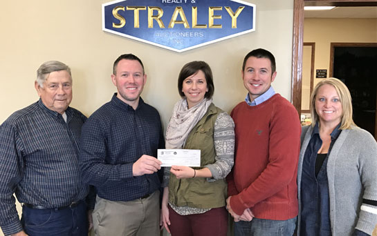 straley-donates-to-dog-park-12-2016