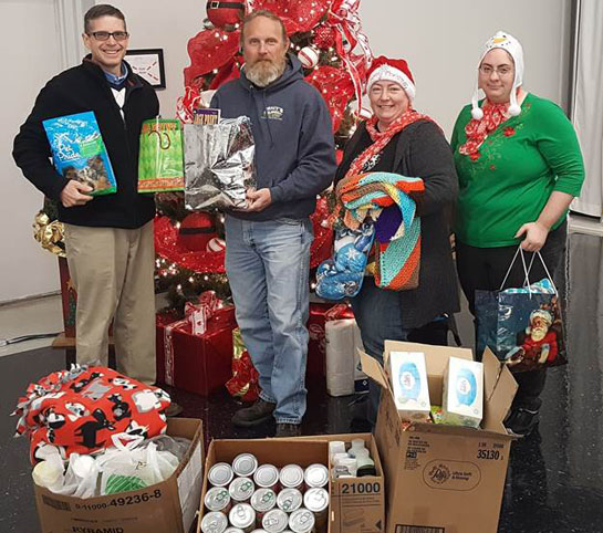 tracys-donates-to-council-on-aging-12-2016