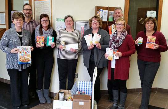 county-employees-donate-food-12-2016