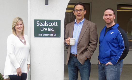 Sealscott CPA gives to Aqua Park 6-2017